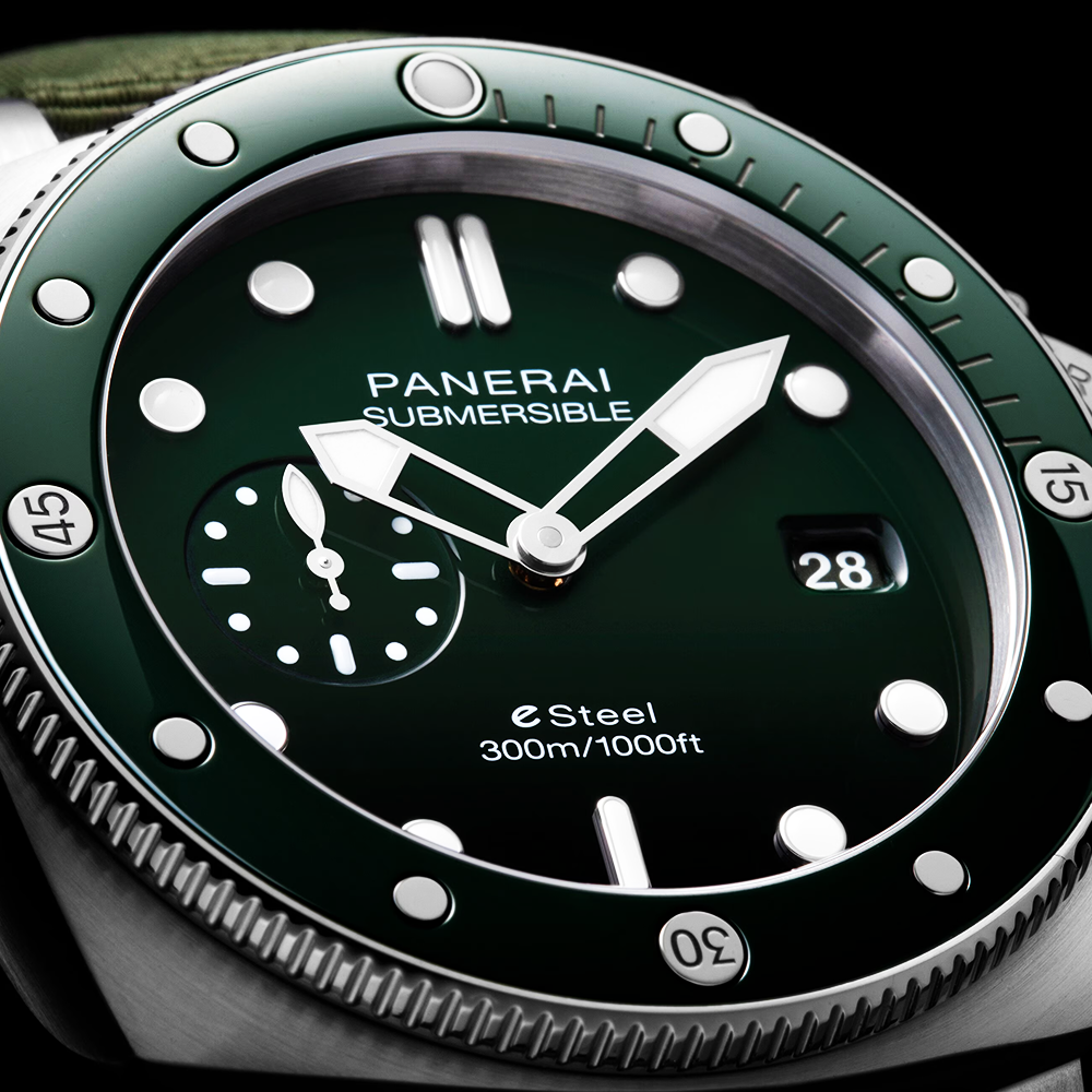 Submersible QuarantaQuattro Verde Smeraldo 44mm Green Dial Watch