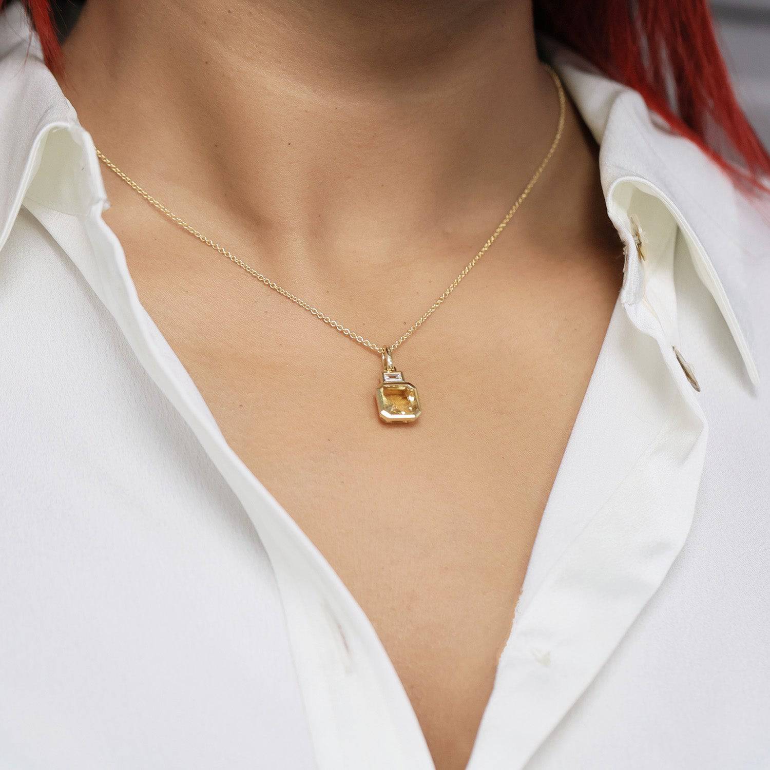 18ct Yellow Gold Citrine & Diamond Rubover Set Pendant