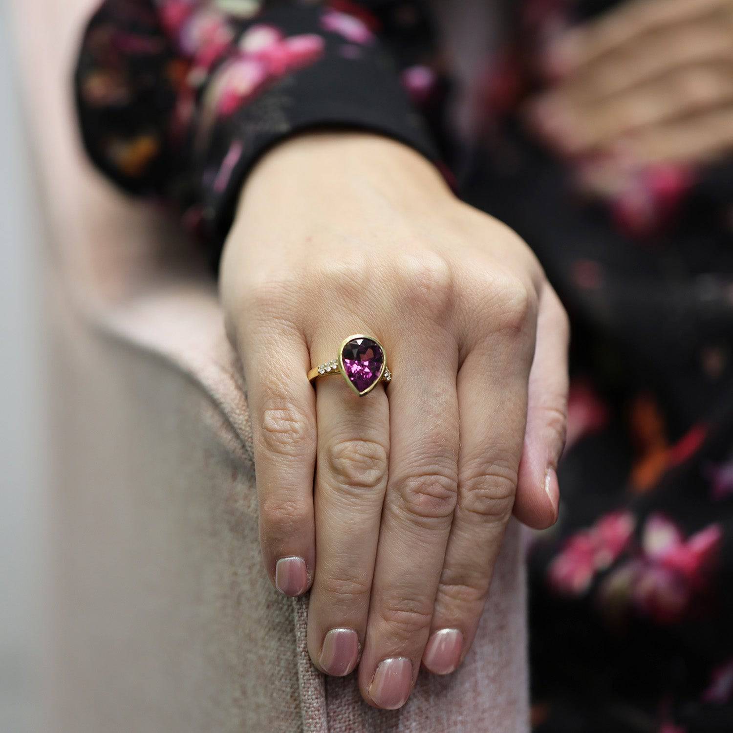 18ct Yellow Gold Pear Cut Umbalite Garnet Rub Over Set Ring With Micro Claw Set Diamond Shoulders