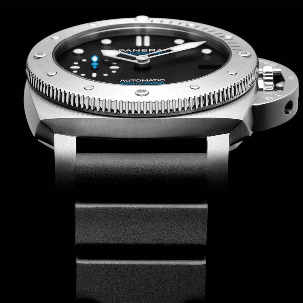 Submersible 42mm Black Dial Automatic Rubber Strap Watch